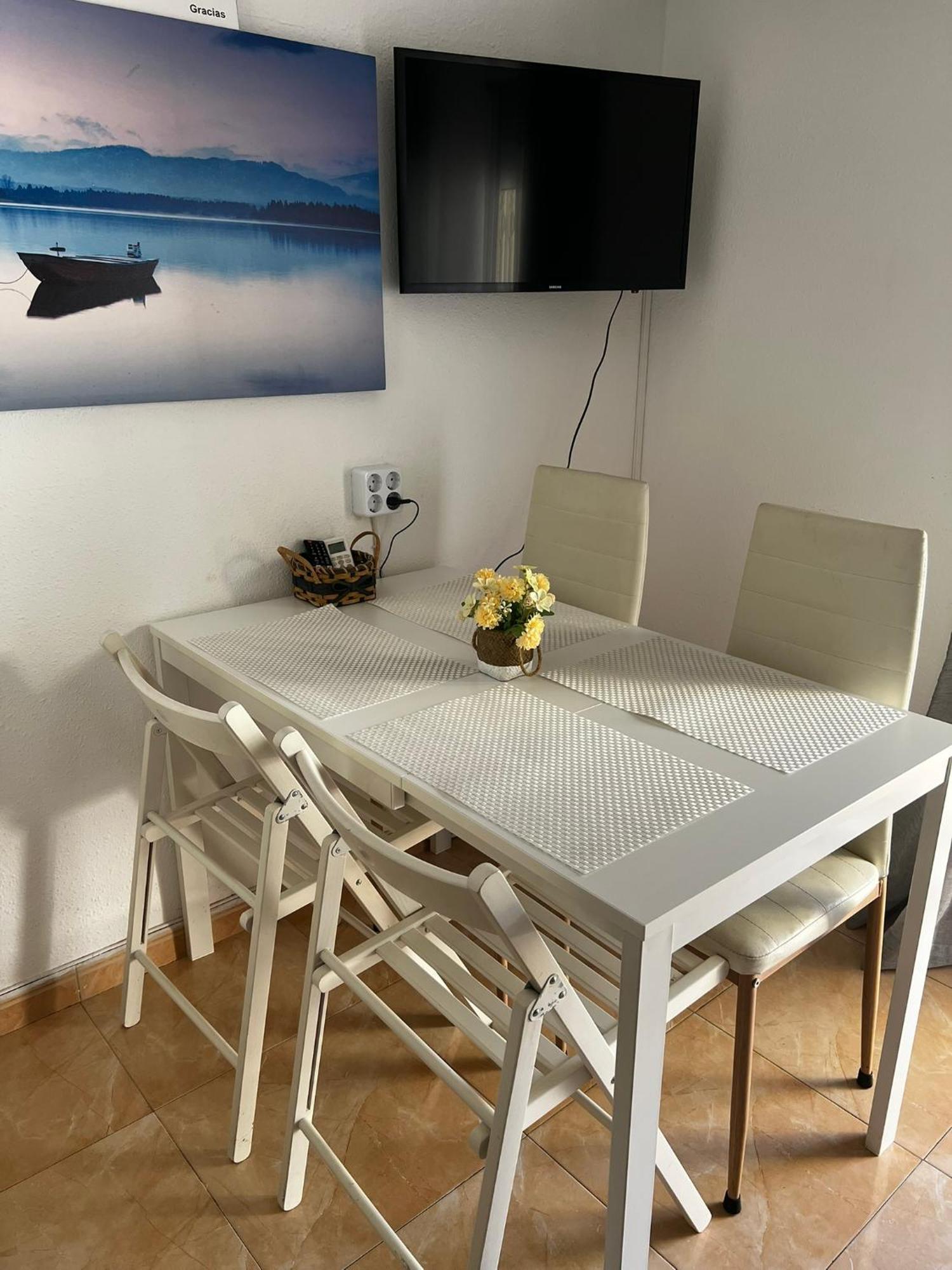 Apartamento En ซาลอว์ ภายนอก รูปภาพ